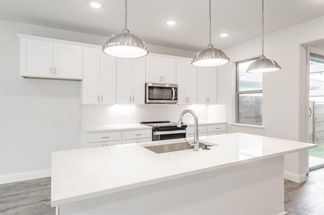 Foto del edificio - 9709 Thorncrown Ln