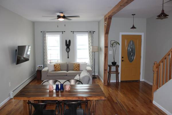 Foto del edificio - 242 Woodbine St