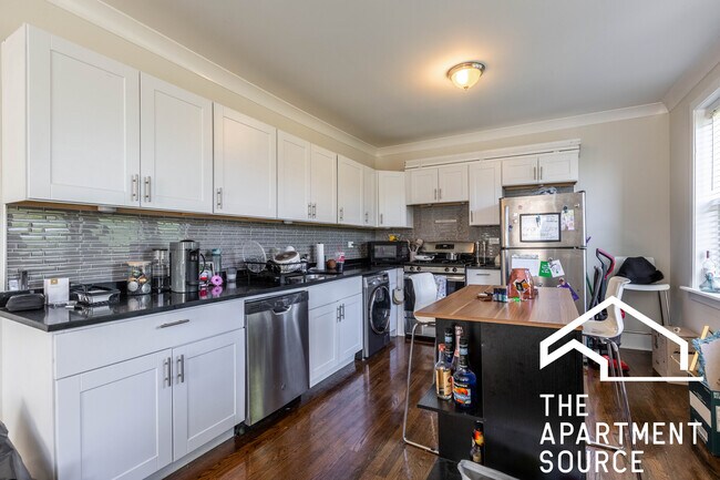 Foto del edificio - 839 W Cornelia Ave