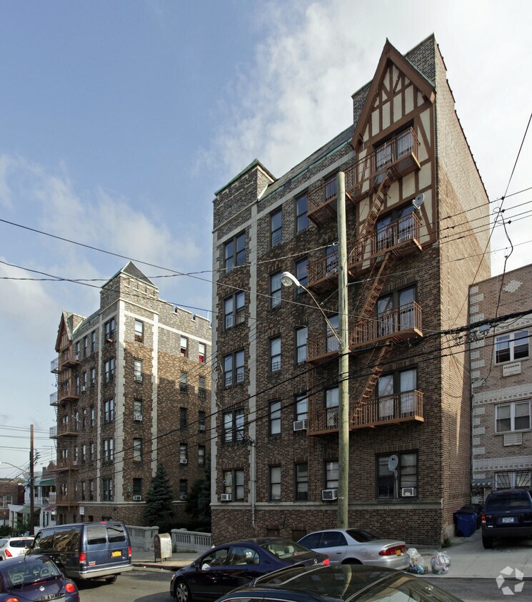 Primary Photo - 655 E 234th St