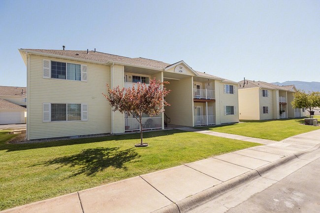 Building Photo - Mountain View Apartments