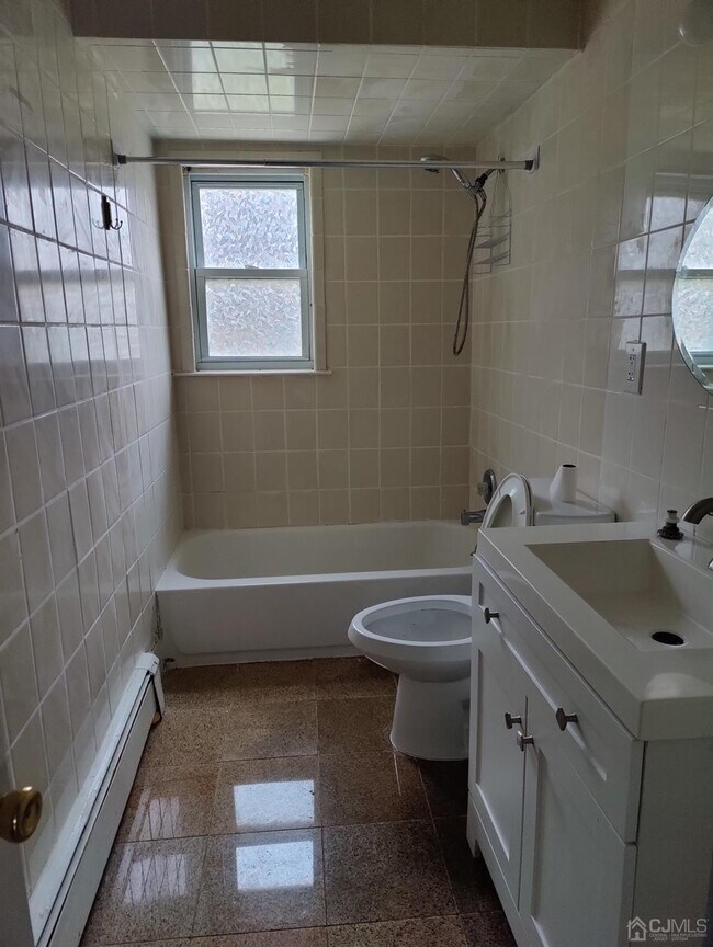 Building Photo - 105 Colletti Ct