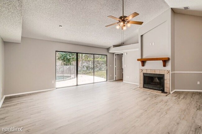 Building Photo - 4 br, 2 bath House - 720 Tomlinson Terrace...