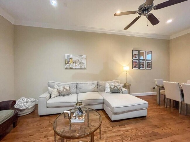 Foto del edificio - 1603 W 24th St