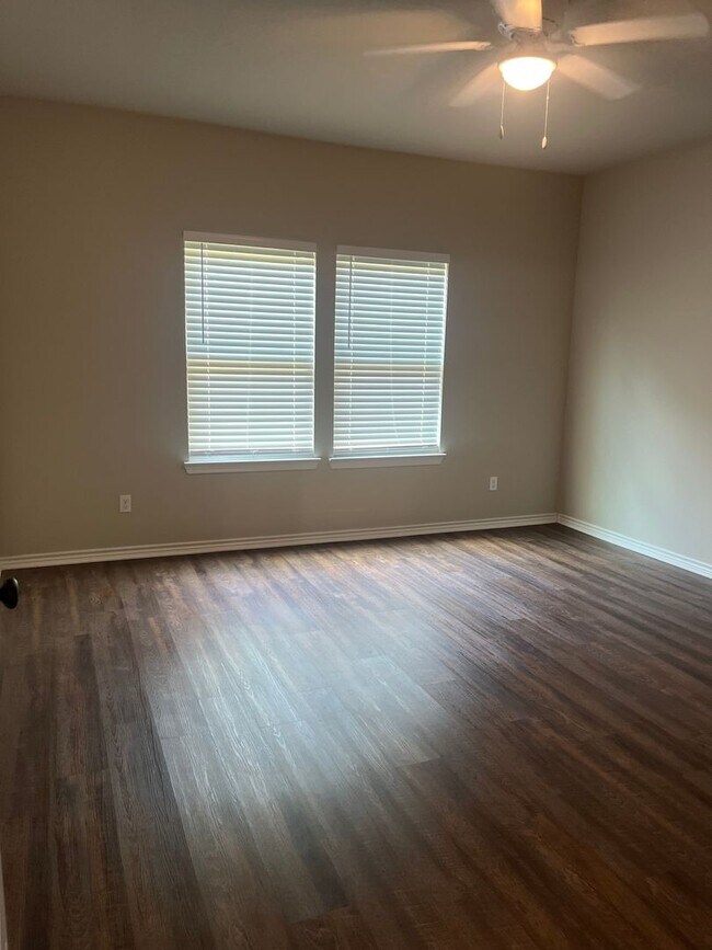 Building Photo - TCU-2601 Mission Street