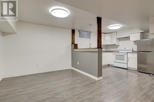 Photo du bâtiment - 45 Bond St