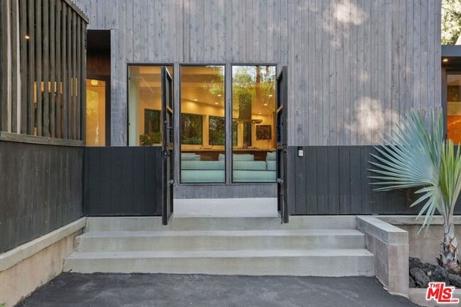 Building Photo - 10072 Westwanda Dr
