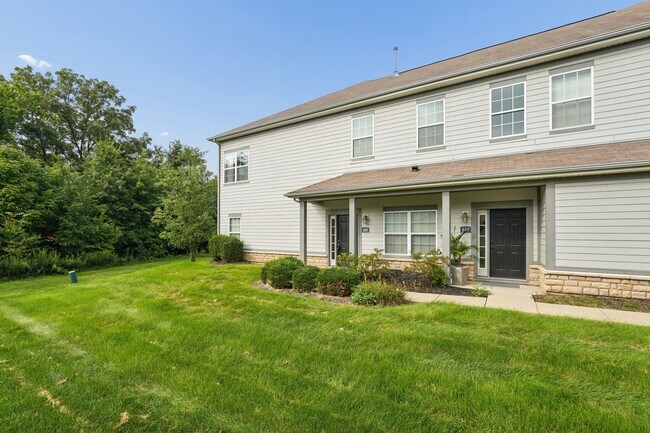 Building Photo - 600 Redwood Ln