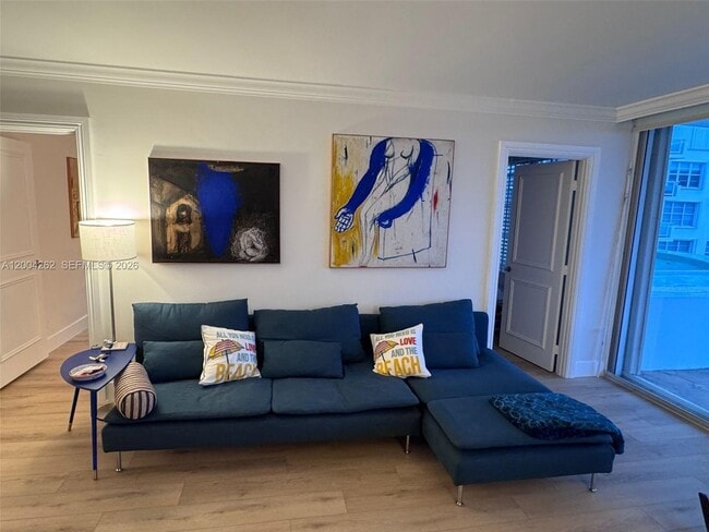 Foto del edificio - 5151 Collins Ave