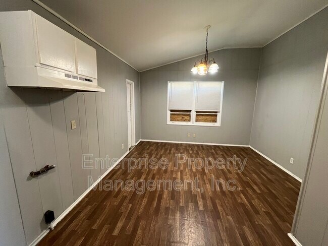 Foto del edificio - 2054 Pueblo Ave