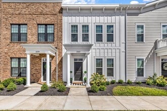 Building Photo - 2163 Roosevelt Dr
