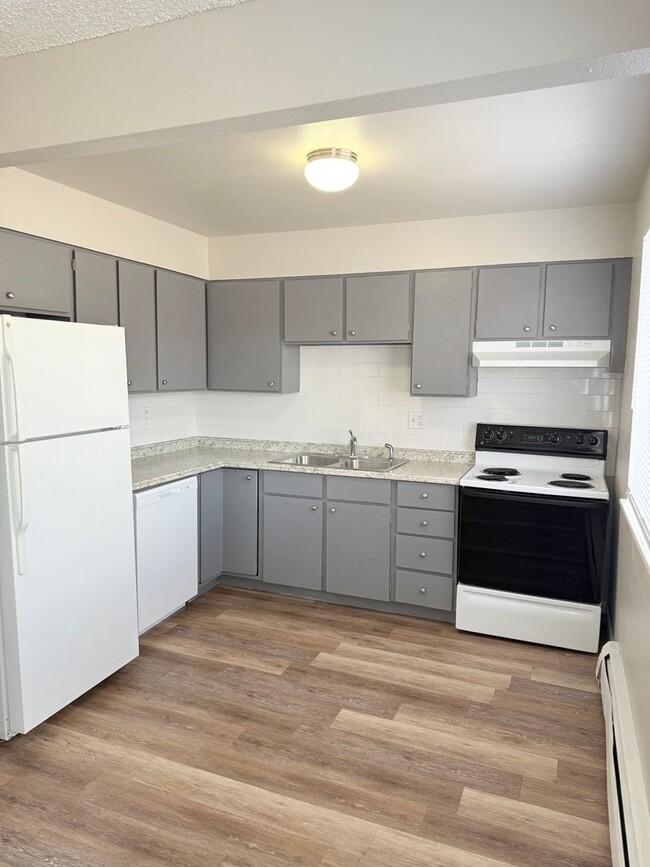 Building Photo - 3945 Stonedike Dr