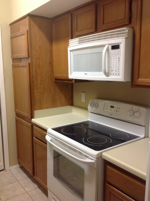 Building Photo - 2025 Augusta Dr