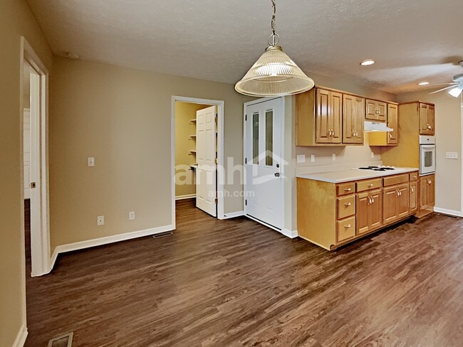 Building Photo - 308 Bluefield Ln