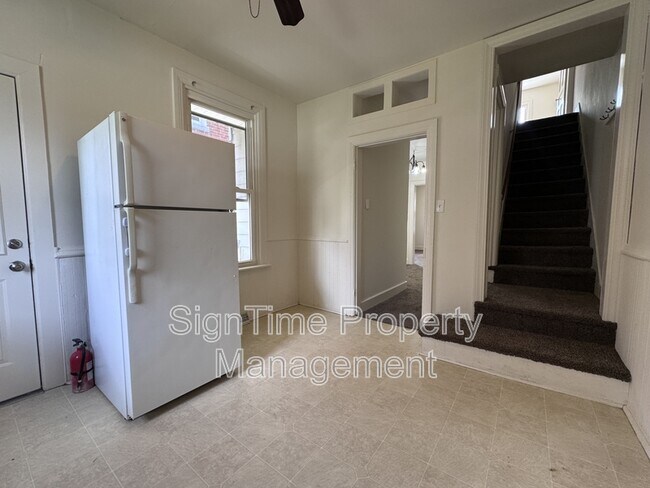 Foto del edificio - 627 N Mulberry St