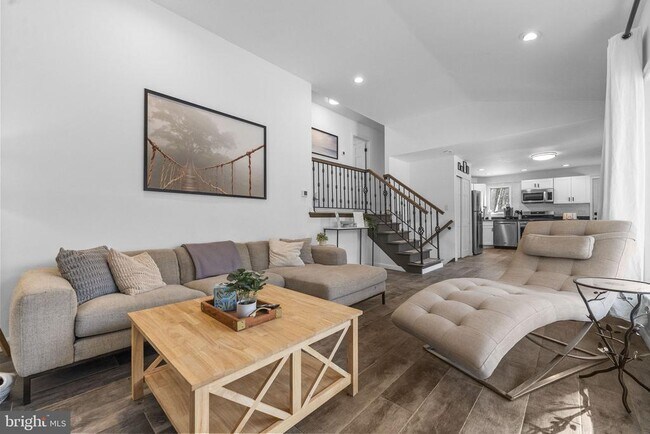 Foto del edificio - 191 Lakeshore Dr