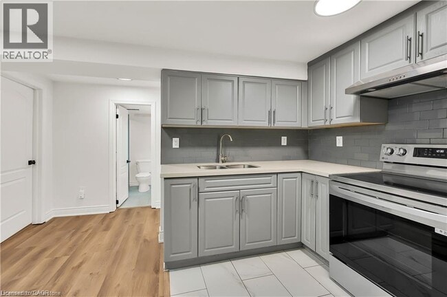 Building Photo - 3608 Cherrington Crescent