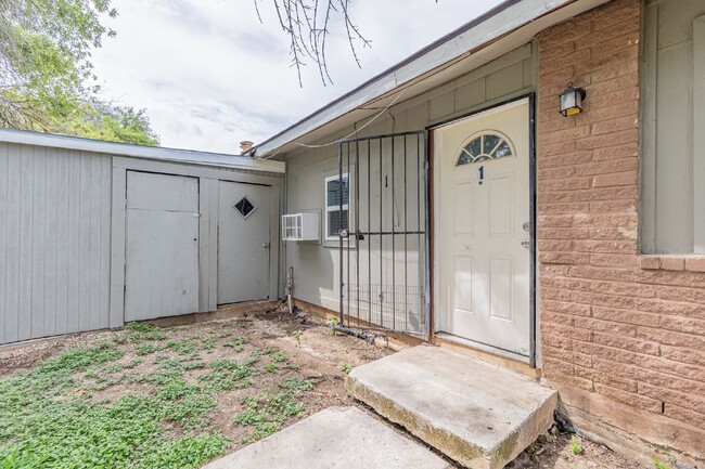 Building Photo - 7115 Glen Terrace