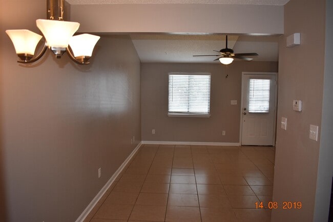 Building Photo - 1802 Falconcrest St