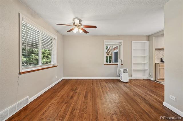 Building Photo - 1054 Leyden St