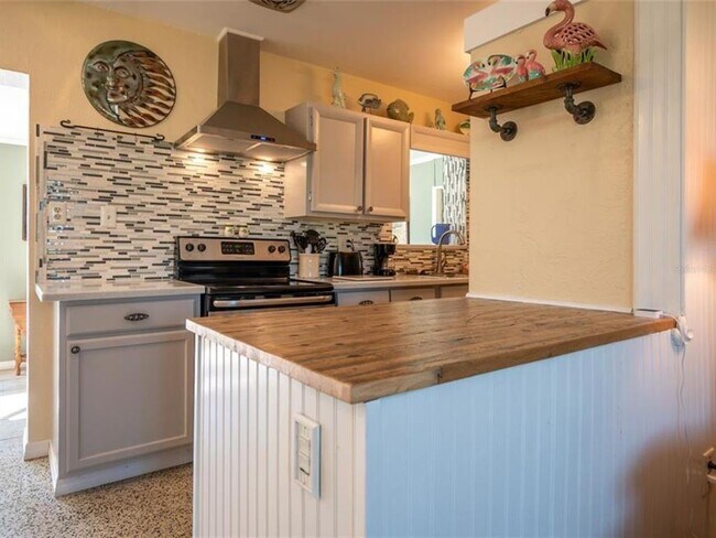 Foto del edificio - 2456 Elkcam Blvd