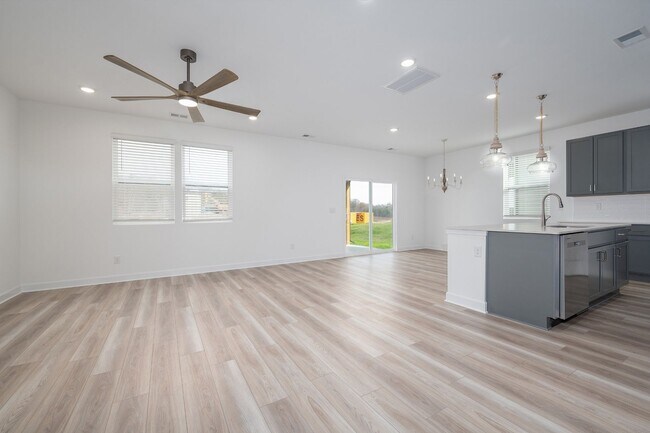 Foto del edificio - Brand New and Move-in Ready!