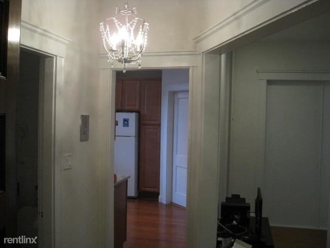 Building Photo - 1675 Beacon St