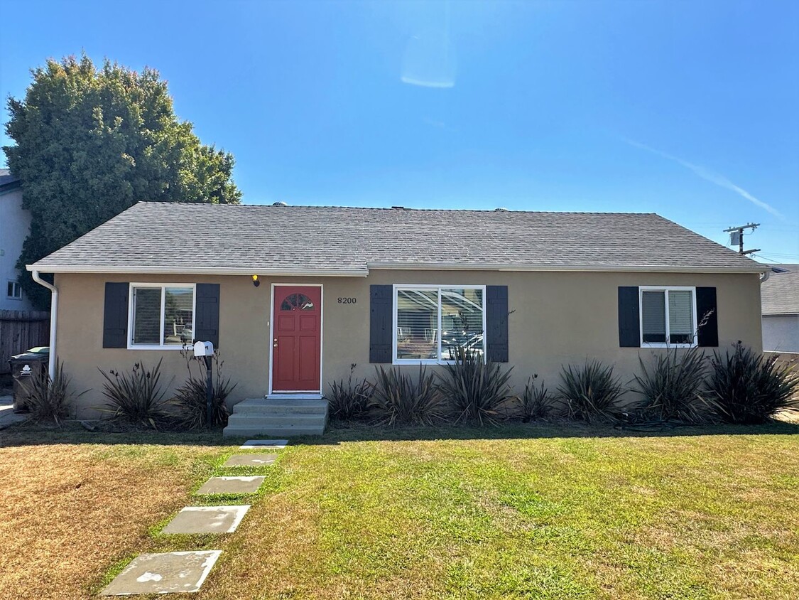 Primary Photo - Westchester/Osage house, 4+2, large yards ...