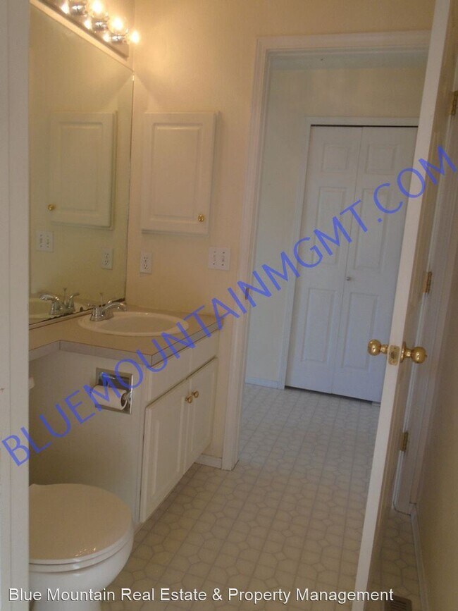 Building Photo - 5 br, 3.5 bath House - 2515 Heathrow Drive