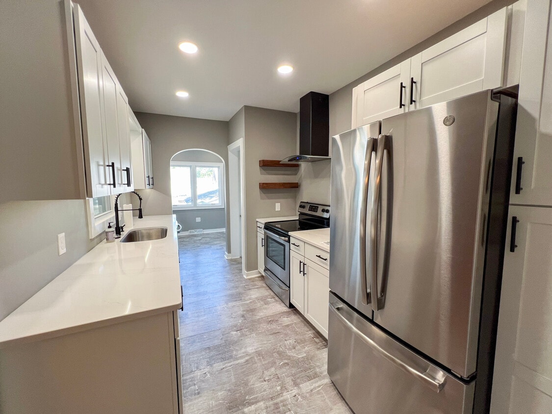 236 Arden St, Waterloo, IA 50701 House Rental in Waterloo, IA