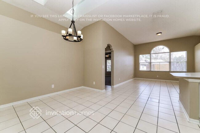 Foto del edificio - 5902 Azure Dr