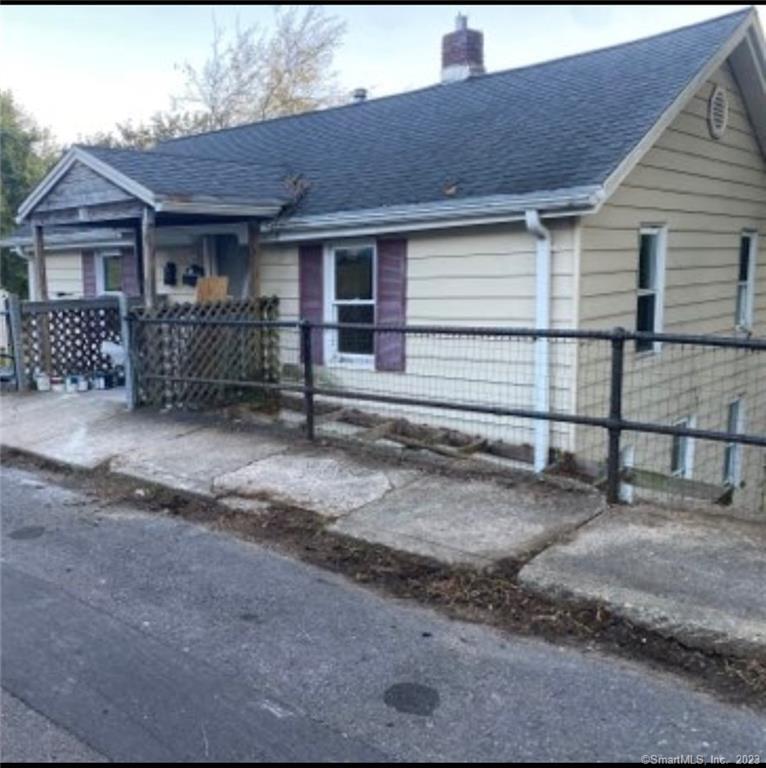 90 Aetna St, Naugatuck, CT 06770 Apartment for Rent in Naugatuck, CT