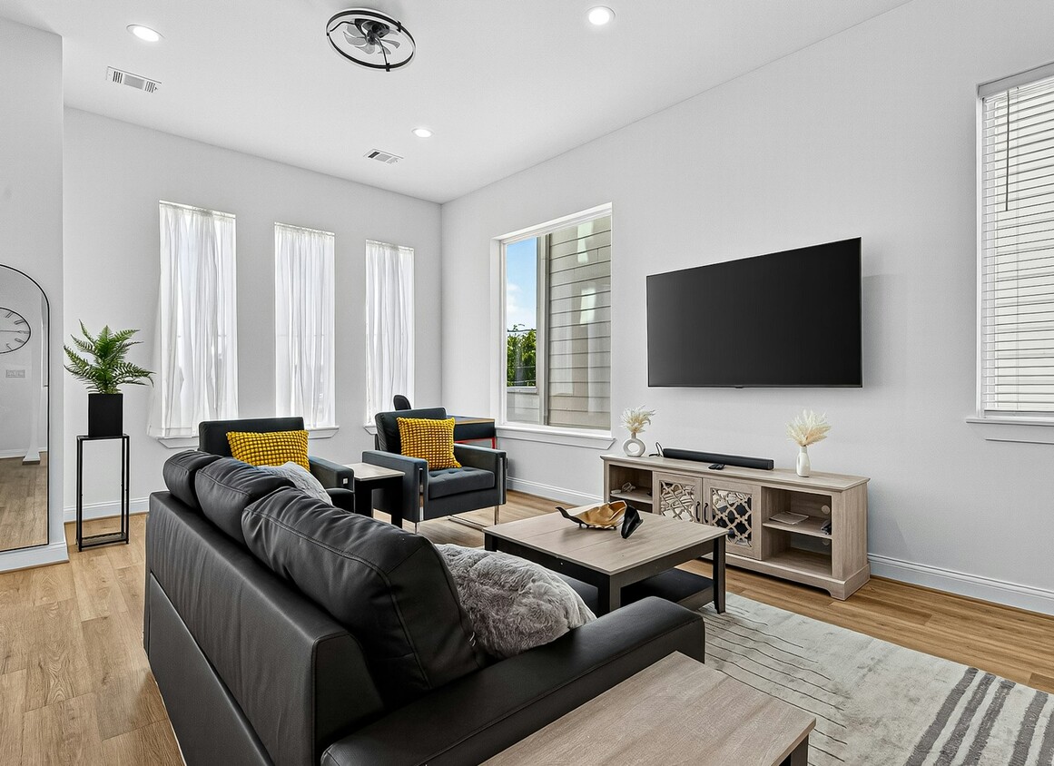 Foto principal - 6346 Culberson St