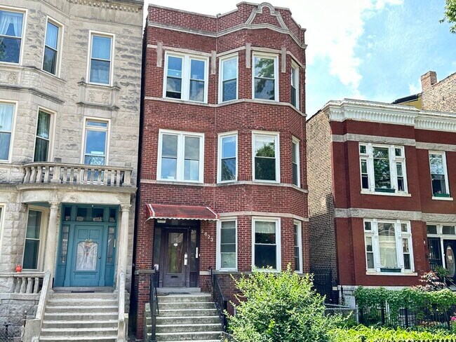 Building Photo - 2623 W Crystal St