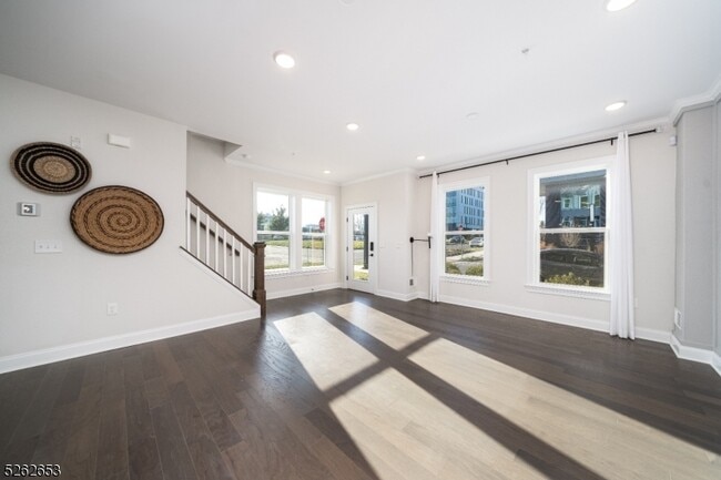 Building Photo - 8 Jessica Ln