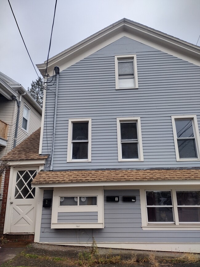 Building Photo - 560 Washington St