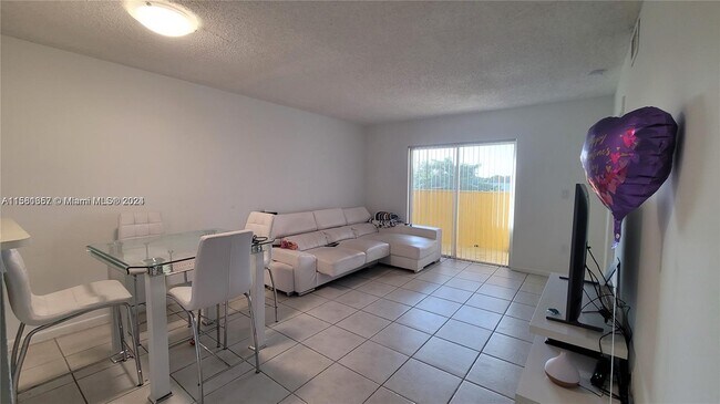 Building Photo - 14951 SW 82nd Ln