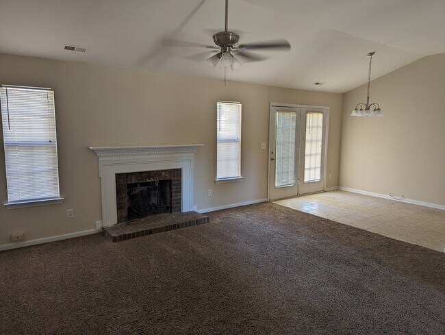 Foto del edificio - 9406 Foggy Meadow Rd