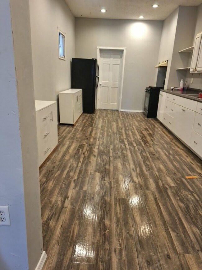 Foto del edificio - 5 Bedroom home available now in York!