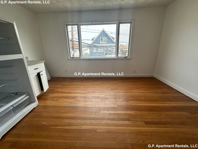 Building Photo - 226 Vine St