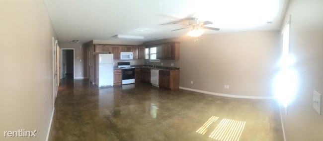 Building Photo - 2 br, 1 bath Apartment - 1204 S 8th St