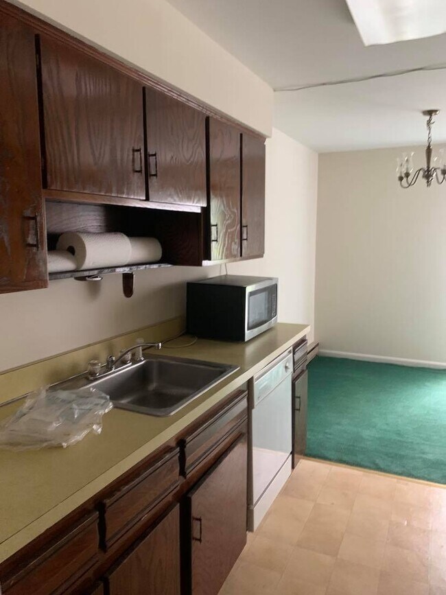 Kitchen - 910 Hope St