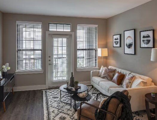 Foto principal - 810 E 9th St