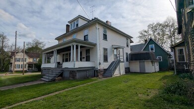 Building Photo - 61 6th St SE