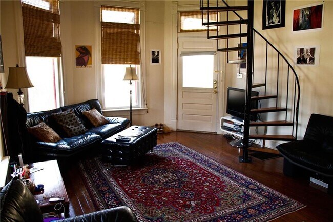 Foto del edificio - 915 W 23rd St