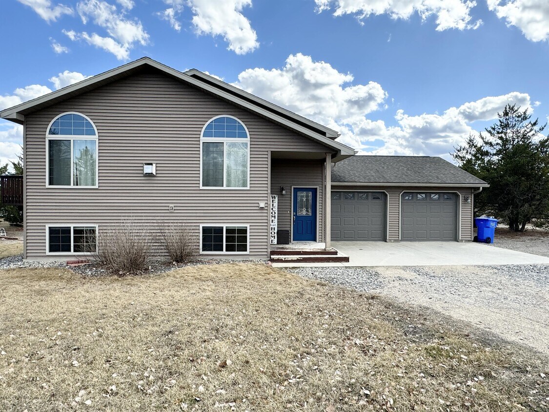 5038 Jackpine Rd NW, Bemidji, MN 56601 House Rental in Bemidji, MN