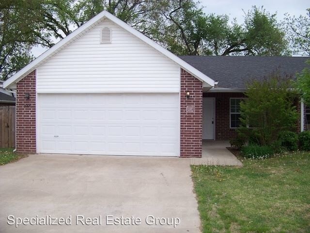 Primary Photo - 3 br, 2 bath Apartment - 792-798 N 6th St