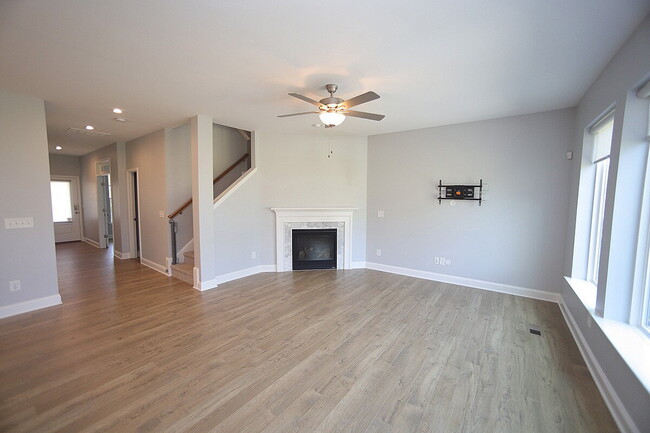 Building Photo - 24 Plenty Ct