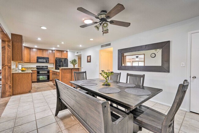 Foto del edificio - 8407 E Angus Dr