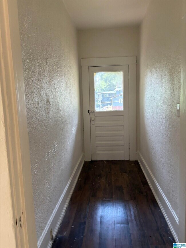 Foto del edificio - 1227 8th Ave W